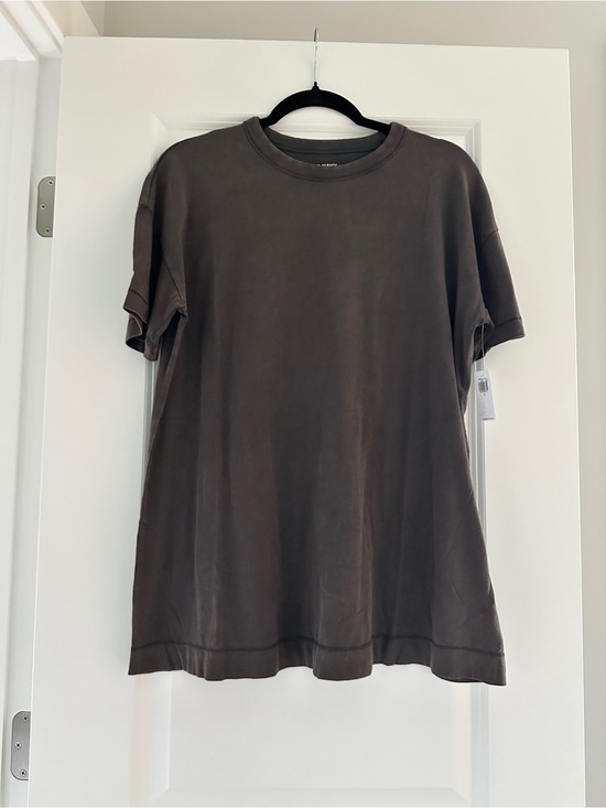 Old Navy Tops - Old Navy Short-Sleeve Crewneck Tee in panther